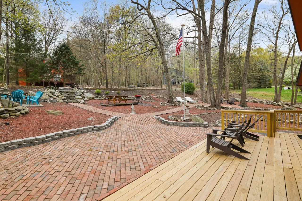 Premier Cozy Cabin - Free Amenities & Comm Indoor Pools Bushkill Exteriör bild