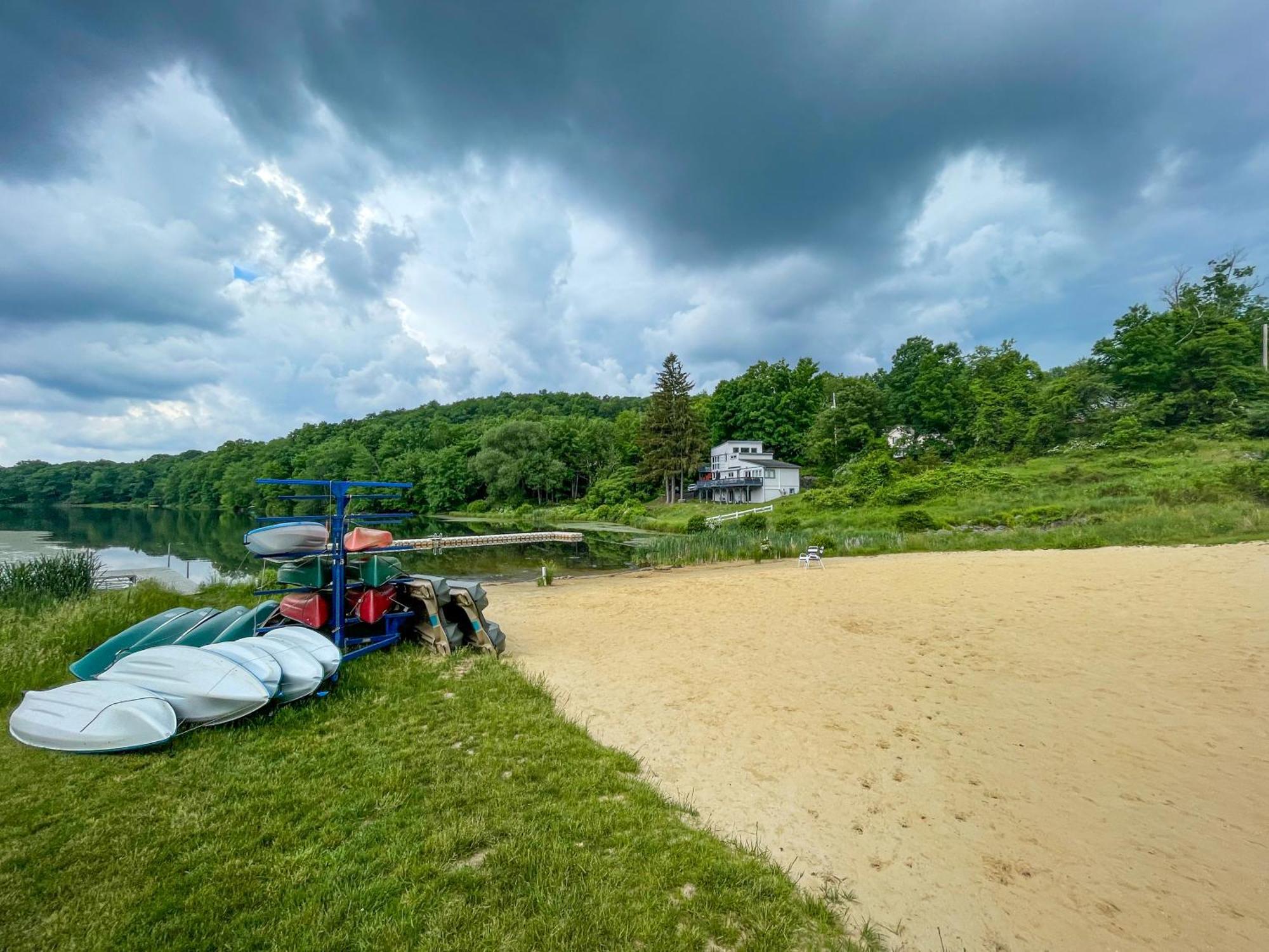 Premier Cozy Cabin - Free Amenities & Comm Indoor Pools Bushkill Exteriör bild