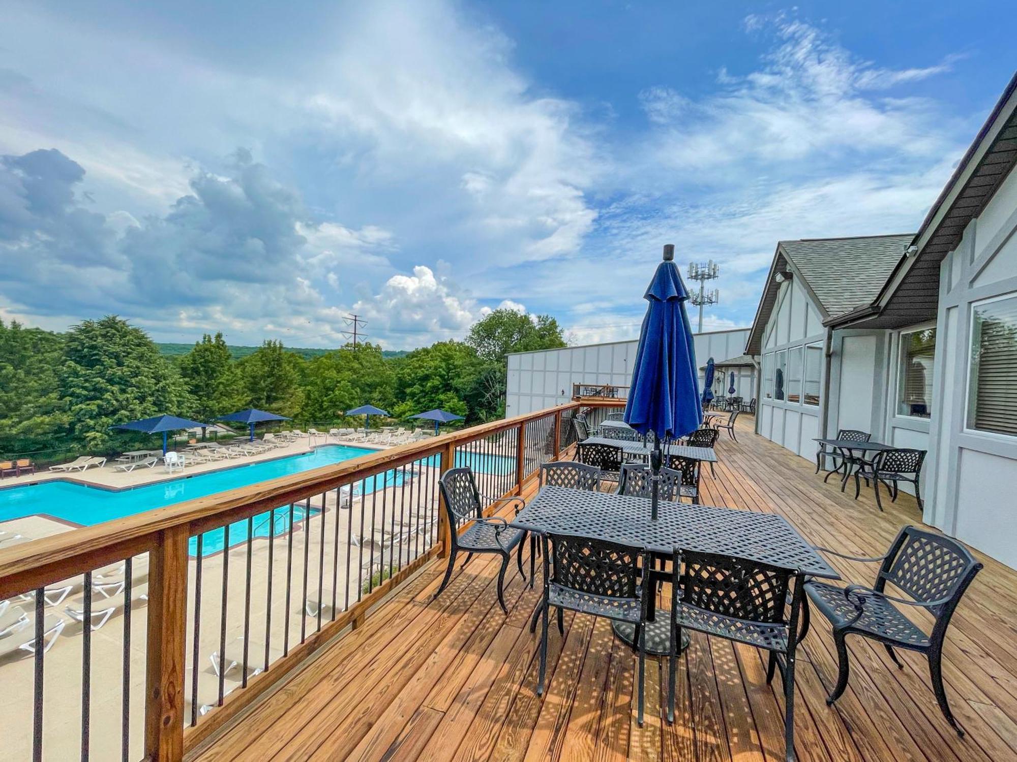Premier Cozy Cabin - Free Amenities & Comm Indoor Pools Bushkill Exteriör bild